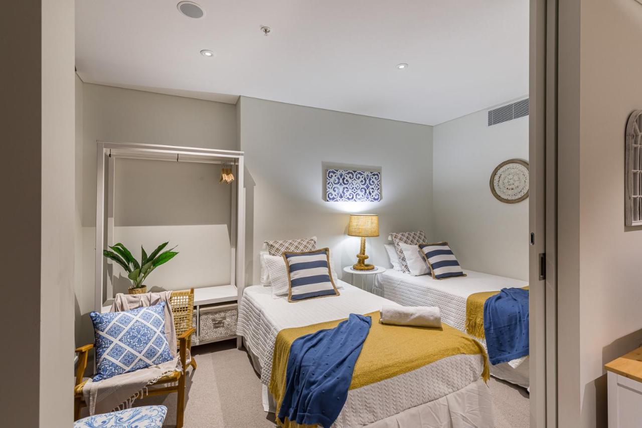 Hamptons Retreat On Level 77 Skytower Apartment Brisbane Bagian luar foto