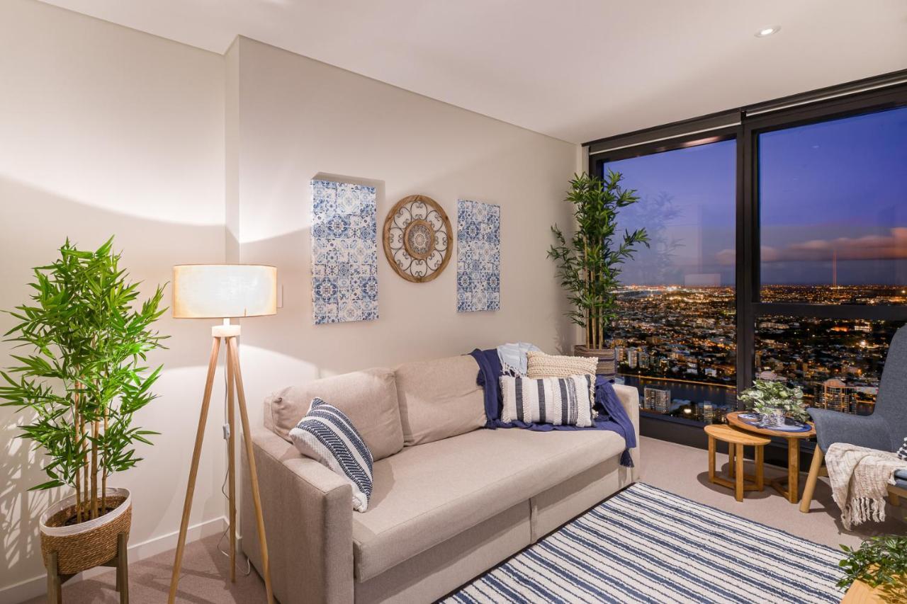 Hamptons Retreat On Level 77 Skytower Apartment Brisbane Bagian luar foto