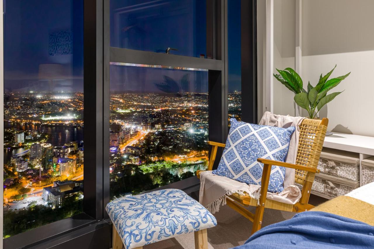 Hamptons Retreat On Level 77 Skytower Apartment Brisbane Bagian luar foto