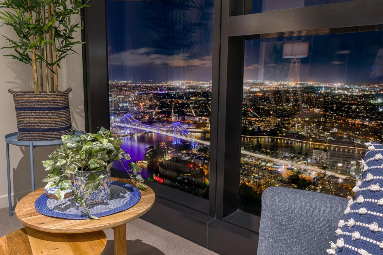 Hamptons Retreat On Level 77 Skytower Apartment Brisbane Bagian luar foto