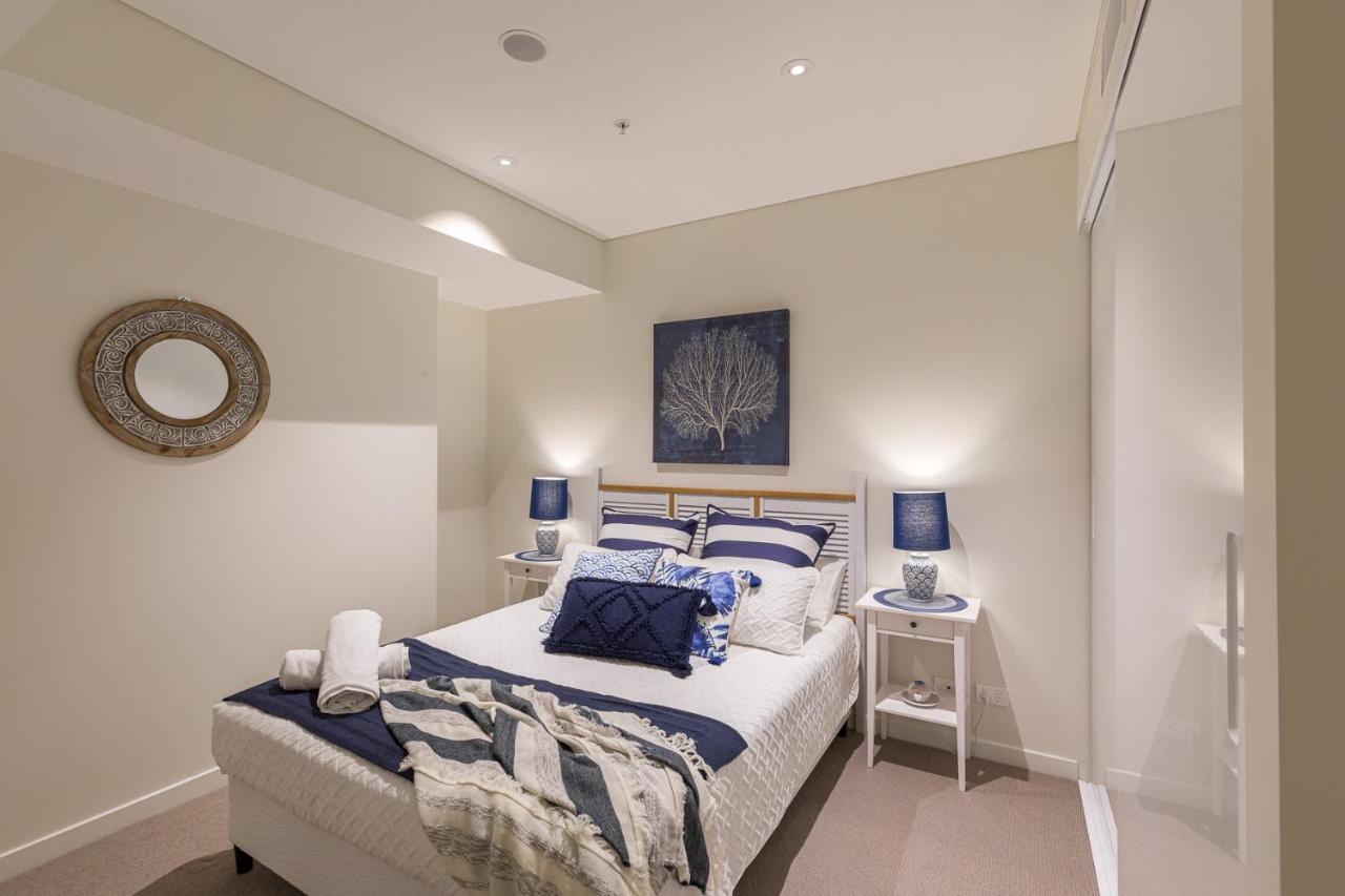 Hamptons Retreat On Level 77 Skytower Apartment Brisbane Bagian luar foto