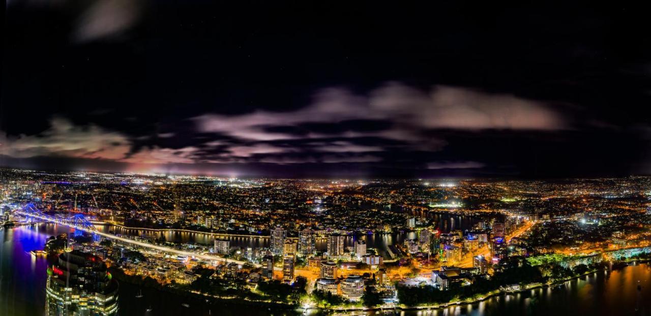 Hamptons Retreat On Level 77 Skytower Apartment Brisbane Bagian luar foto